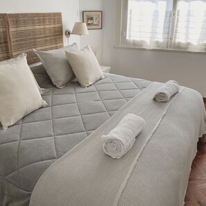 2 bedrooms, WiFi, bed sheets