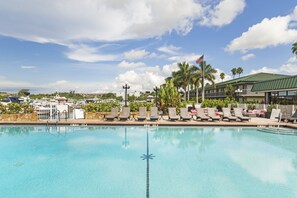 Et oppvarmet basseng