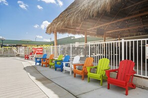 Terrace/patio - King Bay Studio Kitchenette Pool & Tiki Bar (Sarasota)