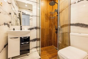 Standard Double Room | Bathroom
