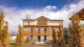 Unclassified image, 4 of 38, button - Taniqinn Dilijan Hotel (Dilijan)