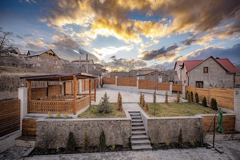 Taniqinn Dilijan Hotel