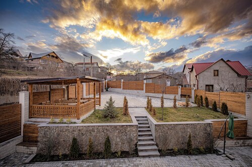 Taniqinn Dilijan Hotel