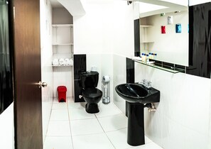 تجهيزات دش، مناشف، صابون، شامبو