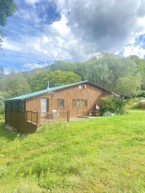 Exterior - Superbe Chalet au Coeur de la Nature et à Proximité D'un Corridor Aérobique (Montcalm)