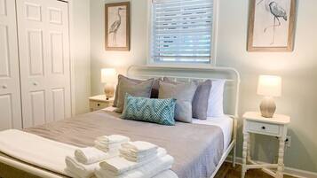 2 bedrooms, iron/ironing board, free WiFi, bed sheets