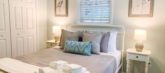 Charming Kure Hideaway w King Bed