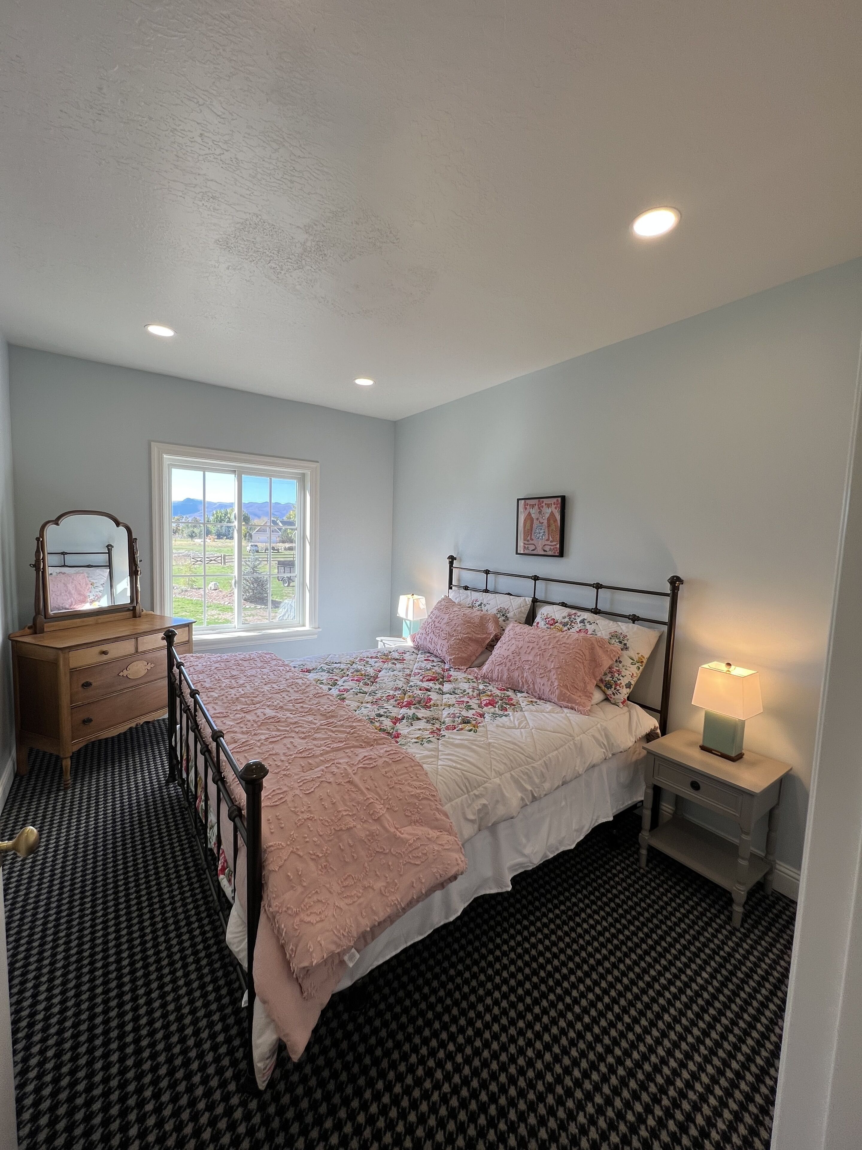 5 chambres, fer et planche à repasser, lit parapluie, Wi-Fi