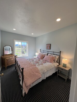 5 quartos, ferros/tábuas de passar roupa, berço de viagem, Wi-Fi