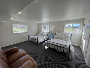 5 chambres, fer et planche à repasser, lit de bébé portatif, Wi-Fi