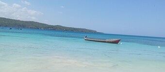 BONI CHATEAU VACATION SPOT -- A SELF-CONTAINED ONE BEDROOM APARTMENT