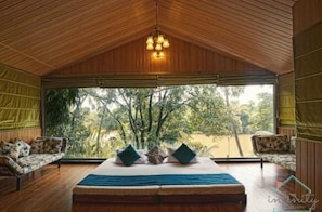 5 bedrooms, WiFi