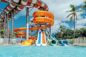 Outdoor pool, free pool cabanas, pool umbrellas