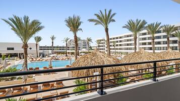 Deluxe kamer, 1 kingsize bed, gedeeltelijk uitzicht op oceaan | Kameruitzicht