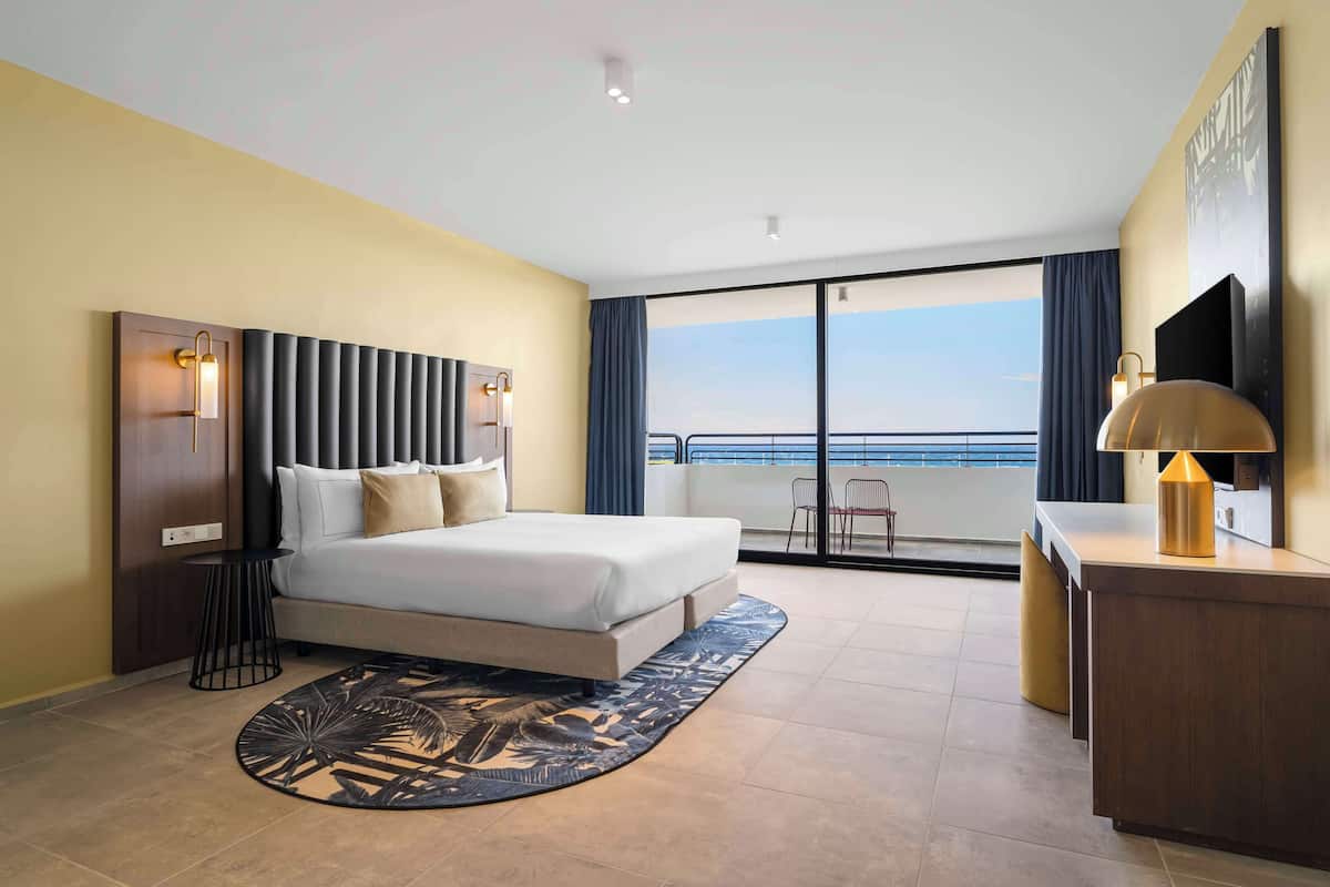 Superior Suite, 1 Bedroom, Ocean View | Down comforters, free minibar, in-room safe, desk