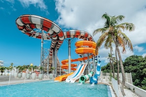 Outdoor pool, free pool cabanas, pool umbrellas - The Rif at Mangrove Beach Corendon Curacao All-Inclusive, Curio by Hilton (Willemstad)