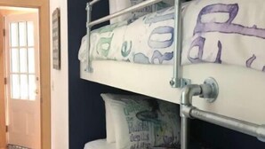 3 quartos, ferros/tábuas de passar roupa, Wi-Fi, roupa de cama