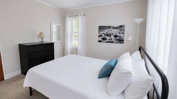 2 bedrooms, in-room safe, iron/ironing board, travel cot