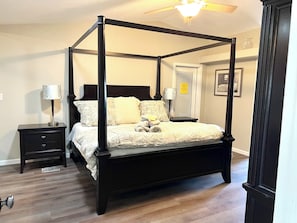 3 Schlafzimmer, Schreibtisch, Bügeleisen/Bügelbrett, kostenloses WLAN