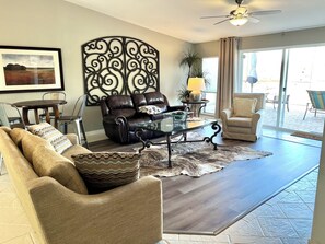 Smart TV, DVD player, books - Charming fully remodeled Cave Creek getaway situated on 2.5 gated acres. (Cave Creek)