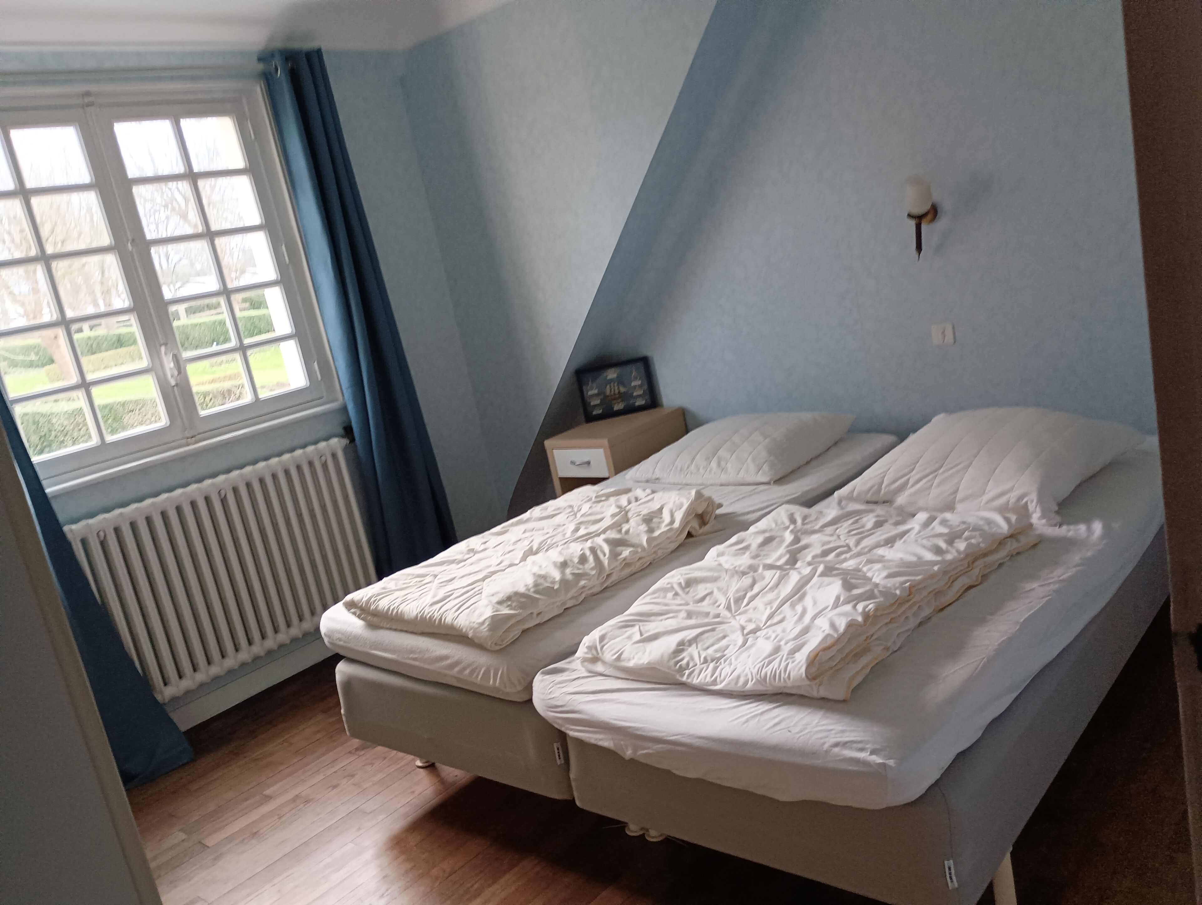 6 bedrooms, iron/ironing board, travel crib, free WiFi