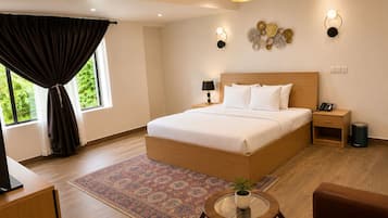 Deluxe Room | Egyptian cotton sheets, premium bedding, desk, laptop workspace