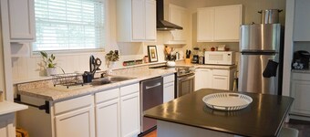 Beautiful Cozy Immaculate cottage 