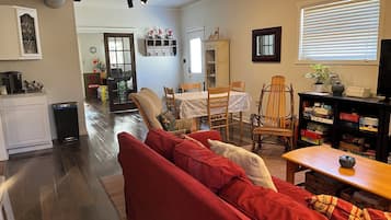 Smart TV, fireplace, books, video library