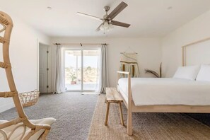3 bedrooms, desk, travel cot, free WiFi - Modern • Hot Tub • Desert Views • Hammocks • Fire Pit • Game Room • EV Charger (Joshua Tree)