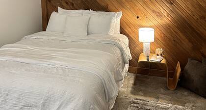 Studio Apartment Perfect for Two off Lake Burton near Clayton, GA and Helen, GA