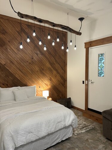 Studio Apartment Perfect for Two off Lake Burton near Clayton, GA and Helen, GA