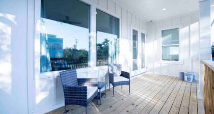 1-min walk to beach! Newly built! RELAXING Beach Vacation!BeachBLISS