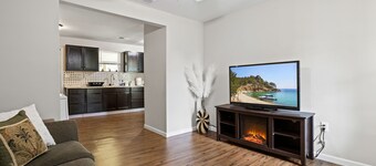 Wallk to coffee shops restaurants,  breweries all with in 1.5 miles of downtown 