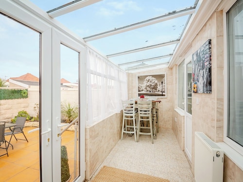 2 bedroom accommodation in Rhyl