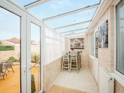 2 bedroom accommodation in Rhyl