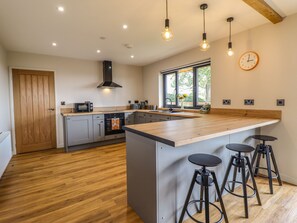 冰箱、洗碗机、电热水壶、烤面包机