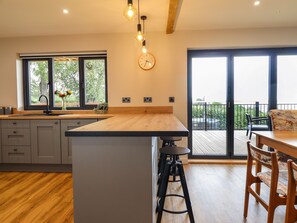 冰箱、洗碗机、电热水壶、烤面包机