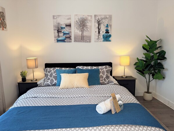 Free WiFi - Modern Private Share Bedroom Bus stop to NYC (Englewood)