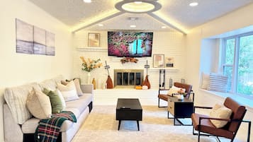 Smart-TV, Kamin, Videospiele