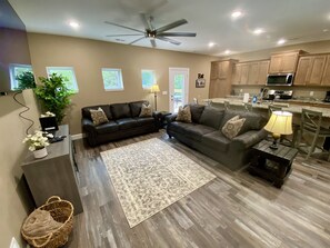 Smart-tv, pejs, videospil, dvd-afspiller