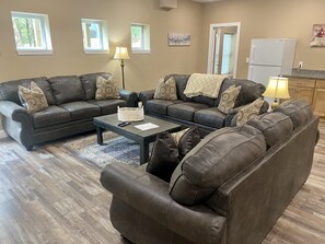 Smart-tv, pejs, videospil, dvd-afspiller