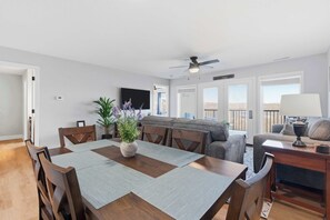 Appart'hôtel, plusieurs lits, patio (Cozy Condo at Rock Lane Resort) | Restauration