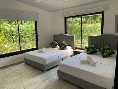 Cozy cabin, nature + family . Anapoima