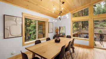 House, Multiple Beds, Balcony, Mountain View (Modern Tahoe) | Dining