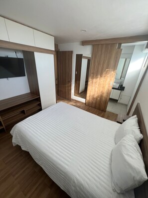 Suite | 1 bedroom, premium bedding, down comforters, individually furnished