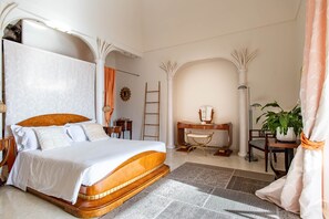 5 habitaciones, tabla de planchar con plancha y cuna de viaje 