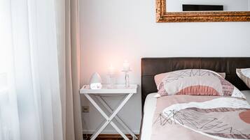 1 habitación, tabla de planchar con plancha, wifi y ropa de cama