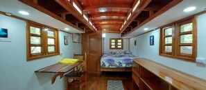 1 bedroom, free WiFi, bed sheets
