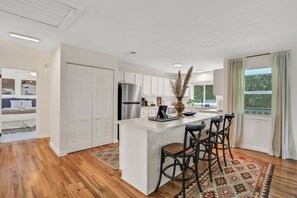 Fridge, microwave, oven, stovetop - Book Now for Nights of Lights! Stylish 4 Bedroom ~ Steps to the Ocean ~ (St. Augustine)