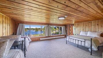 4 bedrooms, desk, iron/ironing board, travel crib